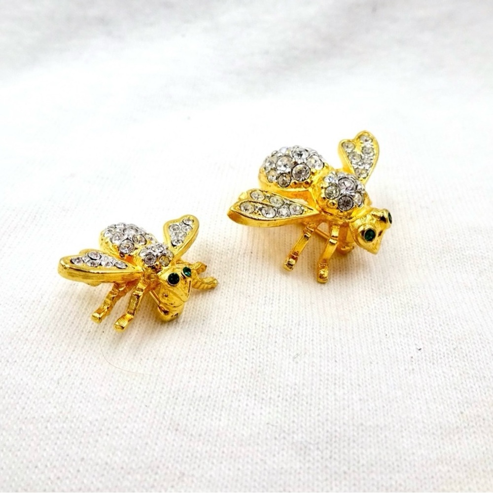 Vintage Joan Rivers Classic Collection gold tone double bee brooch with chain. - Picture 4 of 10